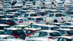 Подробнее о статье В Федерации автовладельцев рассказали, как сэкономить при покупке автомобиля в России
