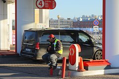 Подробнее о статье Заправки в России стали возвращать скидки на бензин